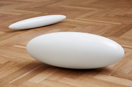 Anneke Kleimann, Saturns Ring-System 17.12.2002, 10.5.2014, 4.10.2026, 2015, Ureol, Lack, 22,1 x 49 x 22,1 cm, 17,8 x 49 x 17,8 cm, 7,5 x 49 x 7,5 cm